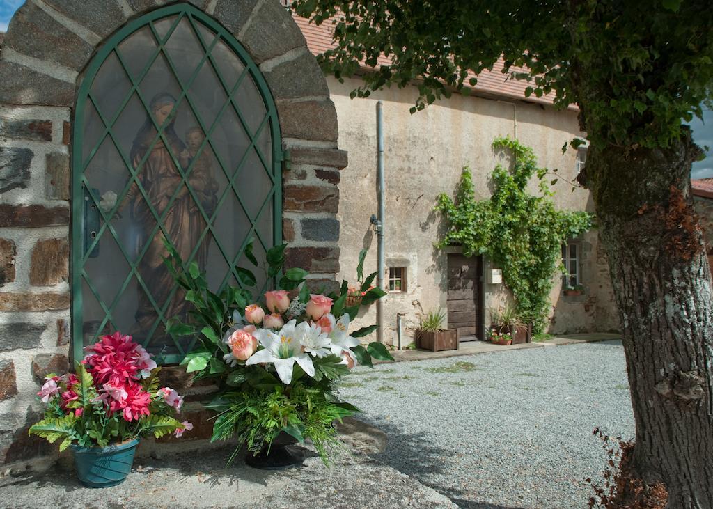 L'Ancien Presbytere Chambres D'Hote Ou Gite Le Dorat Exterior photo